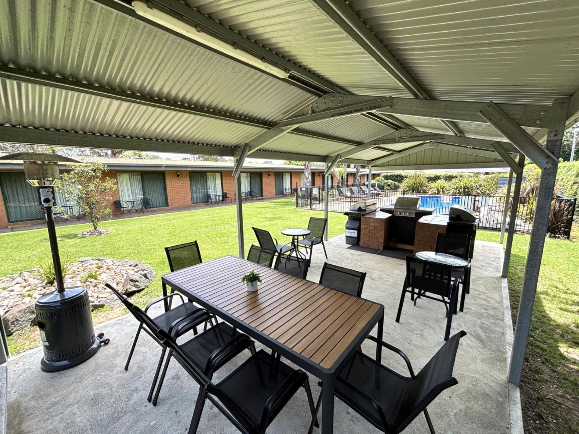 Alexandra Motor Inn Exterior photo
